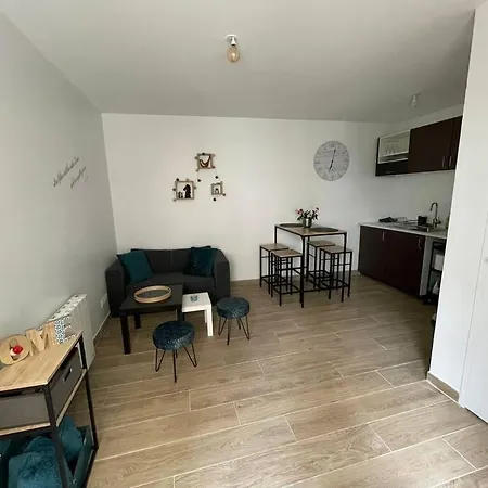 Le Port : Superbe Refait A Neuf Apartment Caen